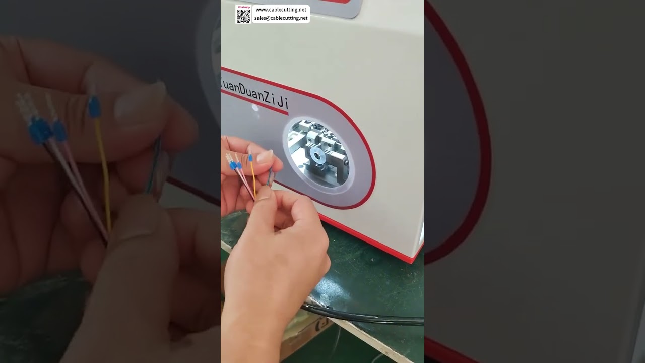 ماكينة كرمبلة الأطراف الأنبوبية المعزولة مسبقاً 0.3-4 مم² – أداة تعرية وعقص عالمية
