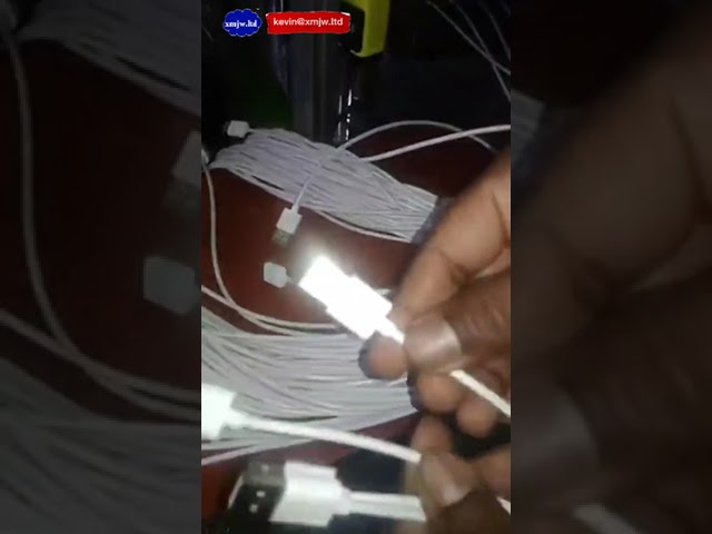سعر آلة الحقن البلاستيكي الرأسية لكابلات USB الصغيرة - ماكينة تصنيع أسلاك داتا